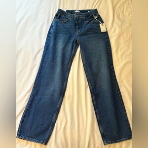 NWT Good American Jeans. "Good 90's" Fitted at waist, baggy through the body.